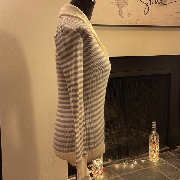 Long sleeve gray and white colored striped shirt. - Picture 11 of 16